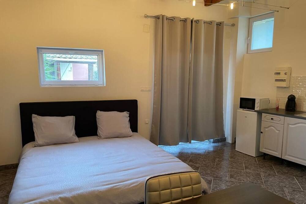 Photo of Bedroom in Roujan