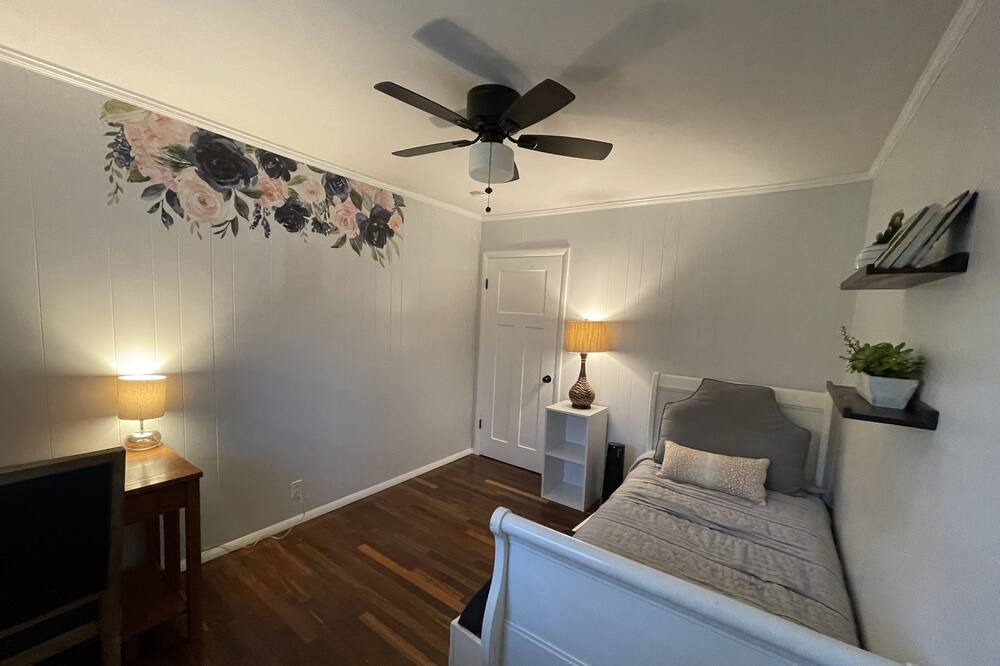 Photo of Bedroom in Raleigh