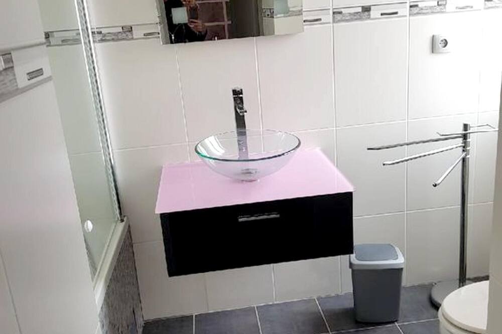 Photo of Bathroom in Albi