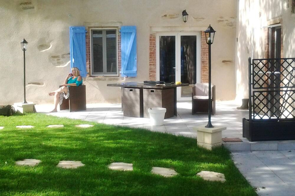 Photo of Others in Andouque