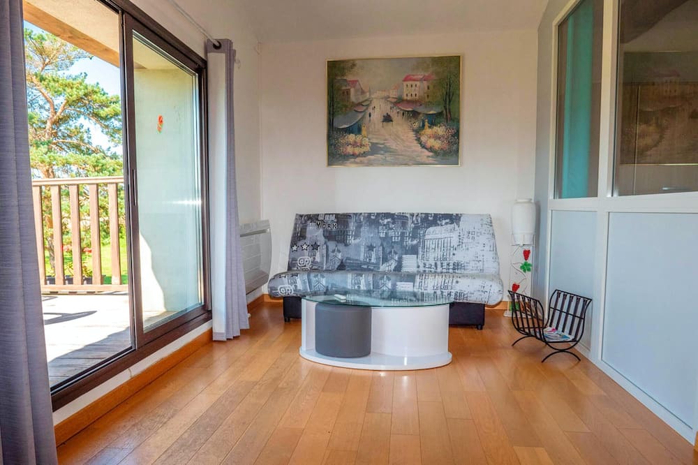 Photo of Livingroom in Andouque