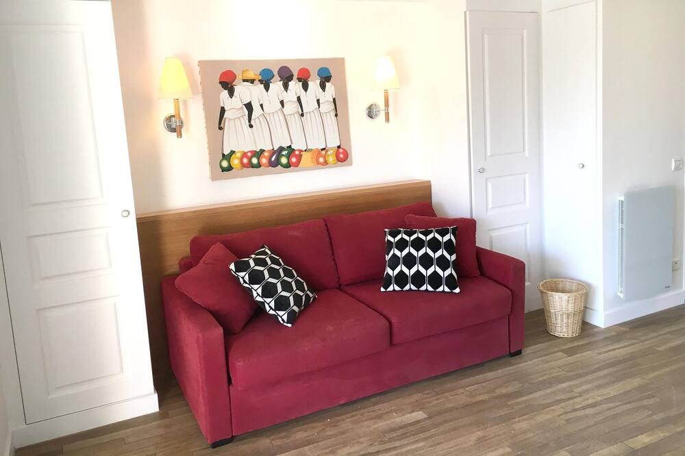 Photo of Livingroom in Saint-Andre-des-Eaux