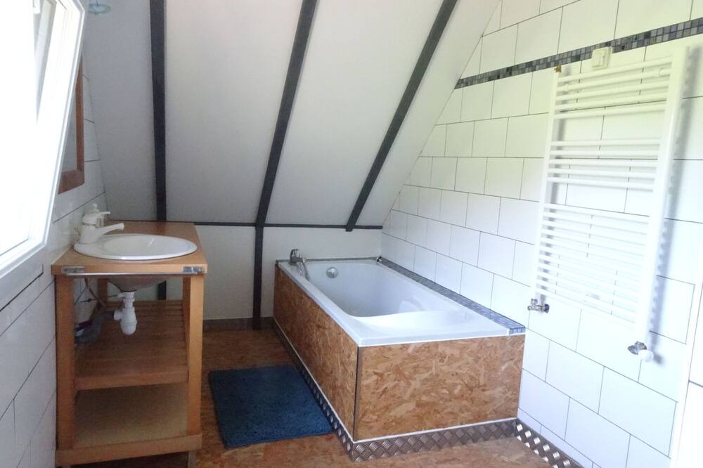 Photo of Bathroom in Saint-Ovin