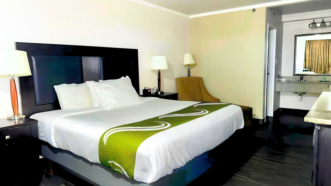 Photo of Bedroom in West Meadowbrook