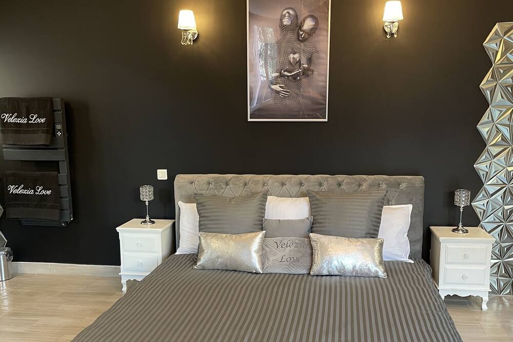Photo of Bedroom in Roujan