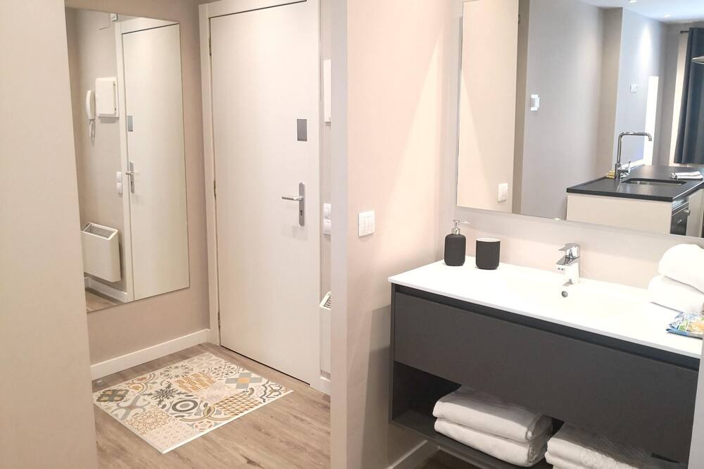 Photo of Bathroom in Incles