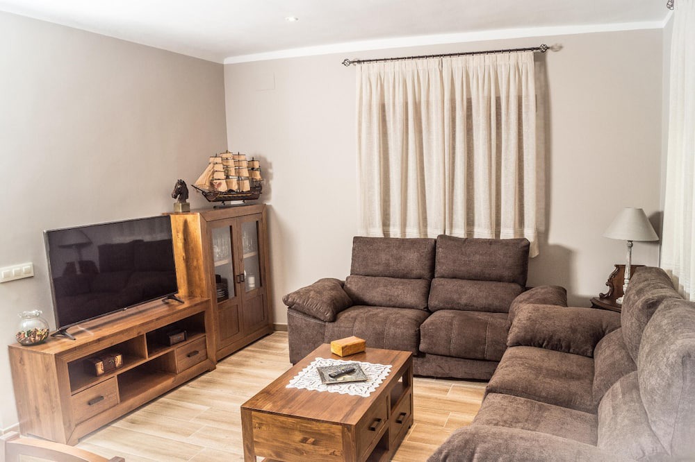 Photo of Livingroom in San Bartolome de Pinares