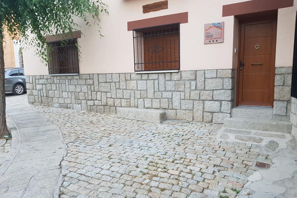 Photo of Outdoor in San Bartolome de Pinares