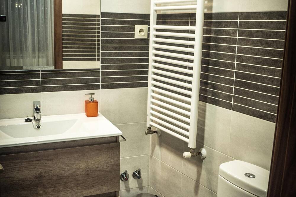 Photo of Bathroom in San Bartolome de Pinares