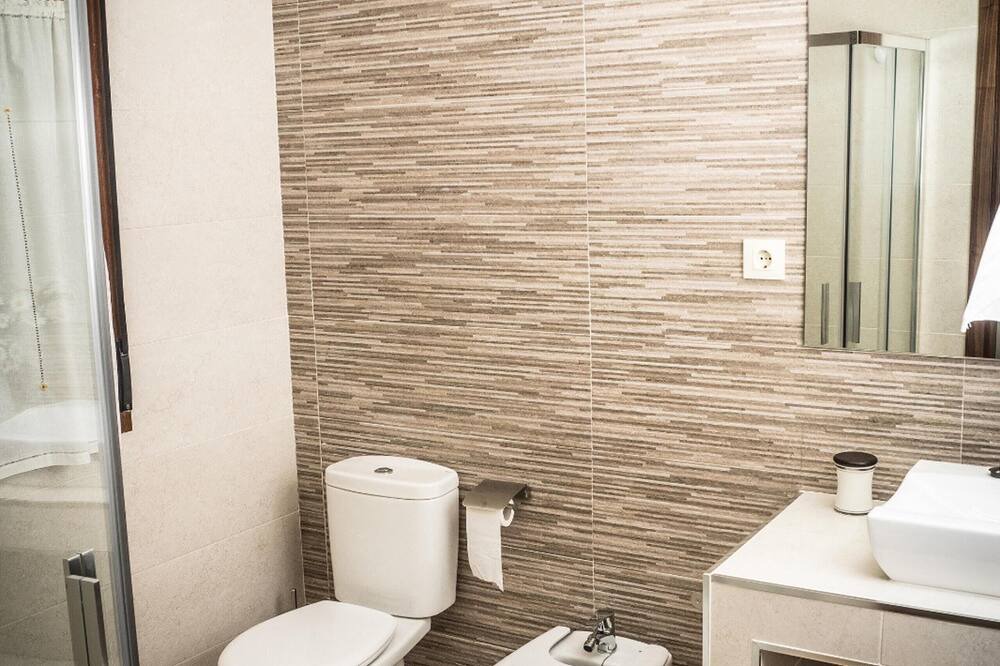 Photo of Bathroom in San Bartolome de Pinares
