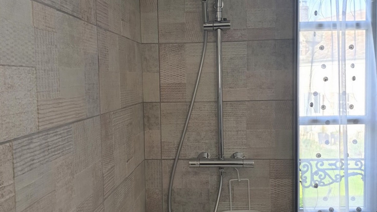 Photo of Bathroom in Neuilly-en-Vexin