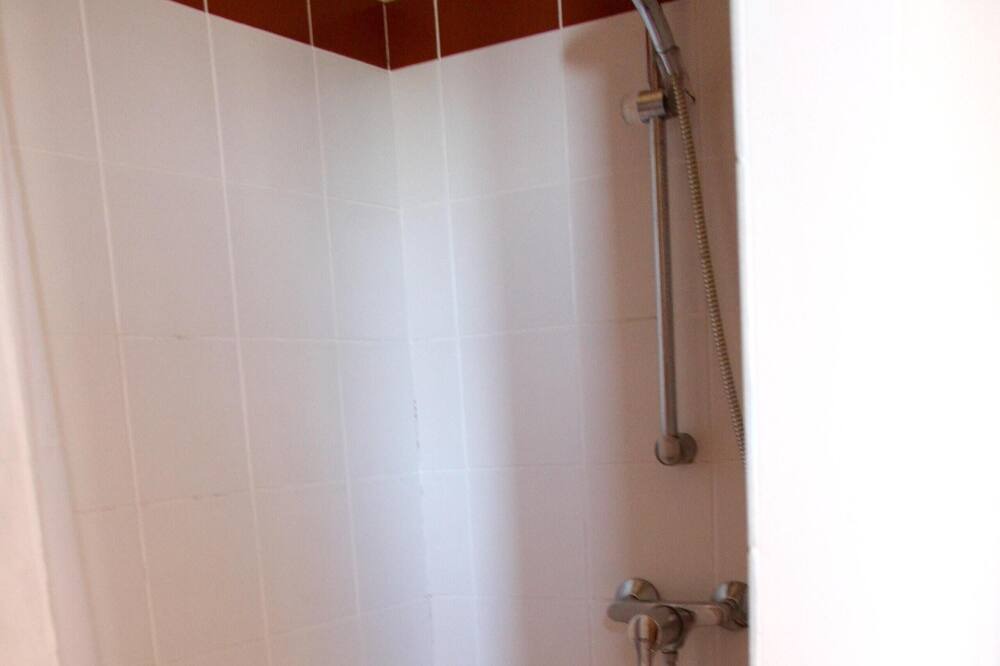 Photo of Bathroom in Espalion