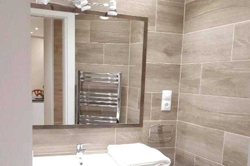 Photo of Bathroom in Incles