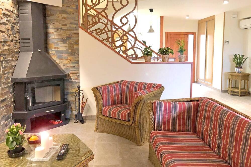 Photo of Livingroom in Cretas