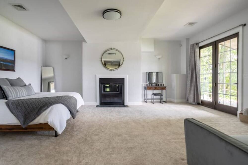 Photo of Bedroom in Town of Lloyd