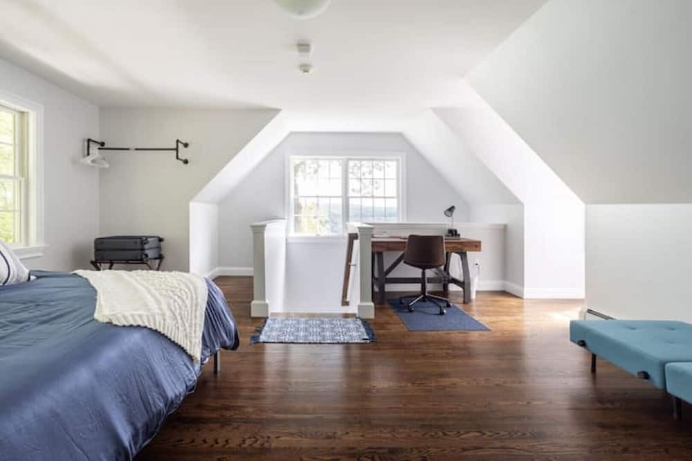 Photo of Bedroom in Town of Lloyd