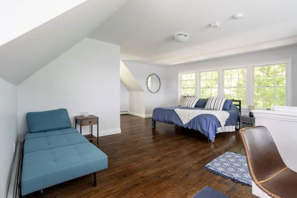 Photo of Bedroom in Town of Lloyd