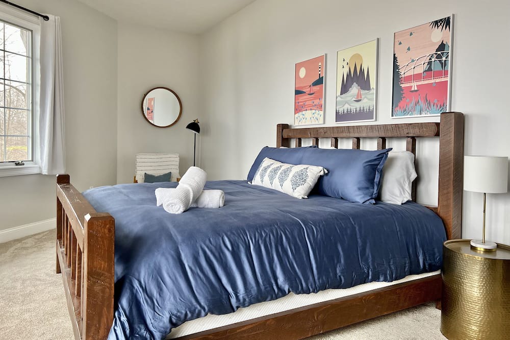 Photo of Bedroom in Town of Lloyd