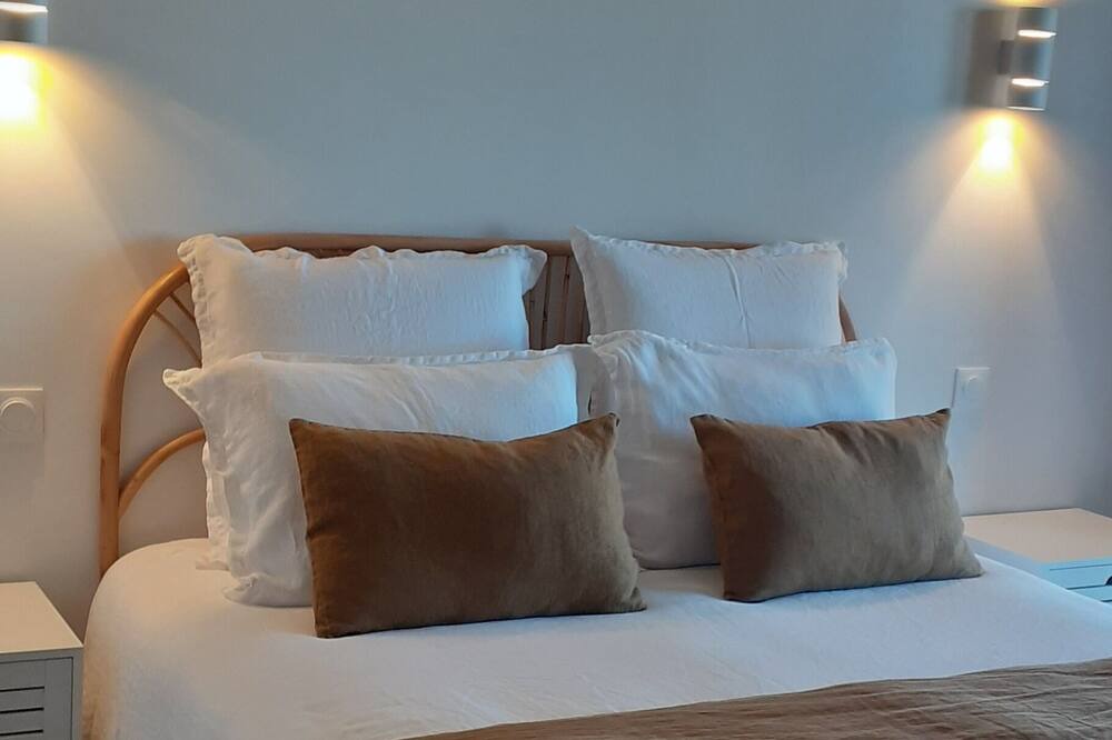 Photo of Bedroom in Publier