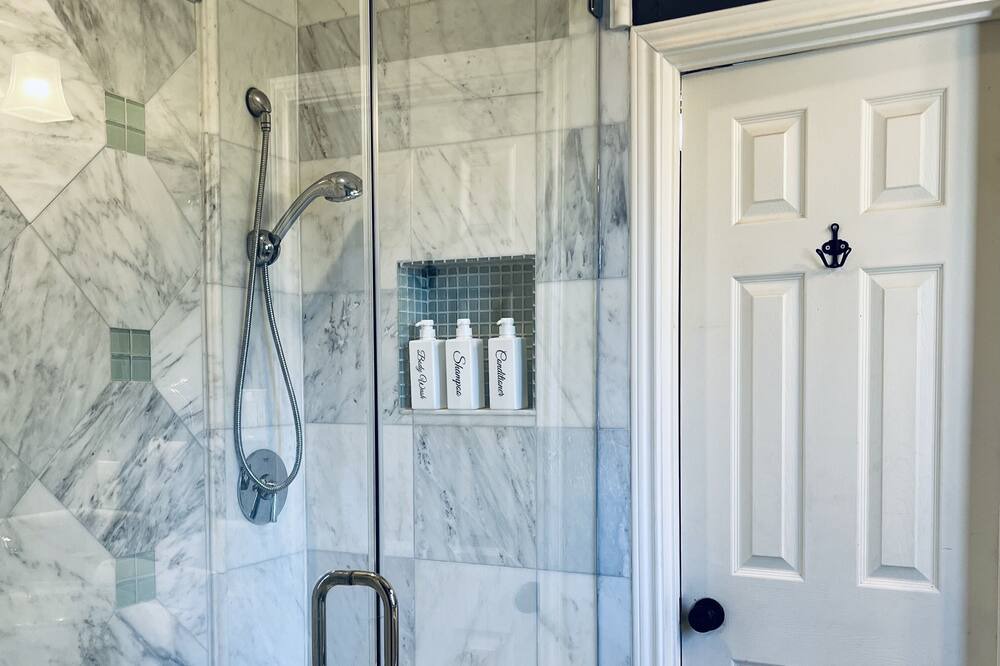 Photo of Bathroom in Rockwall