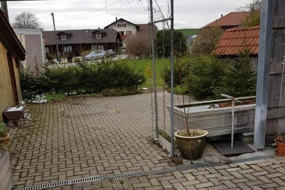 Photo of Others in Rechthalten