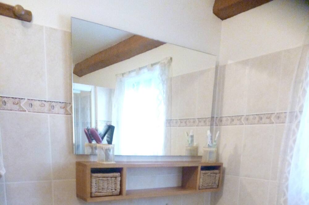 Photo of Bathroom in Ners