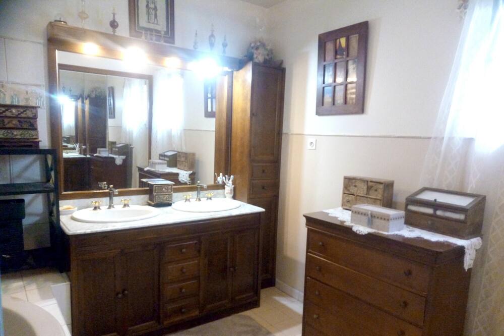 Photo of Bathroom in Ners