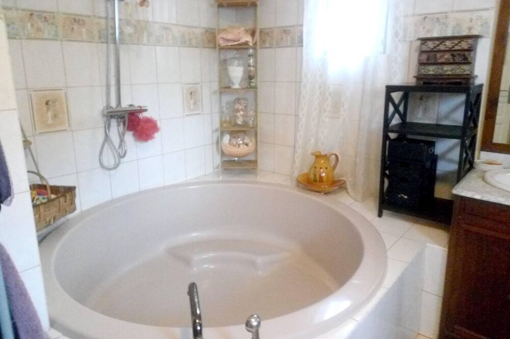 Photo of Bathroom in Ners