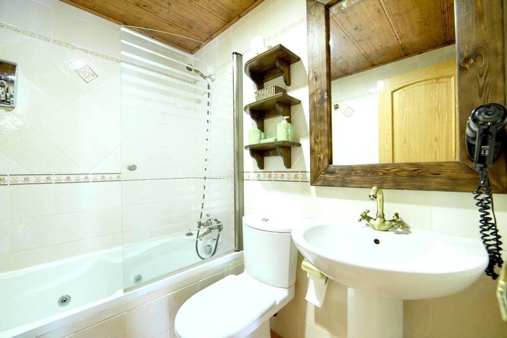 Photo of Bathroom in Gudar