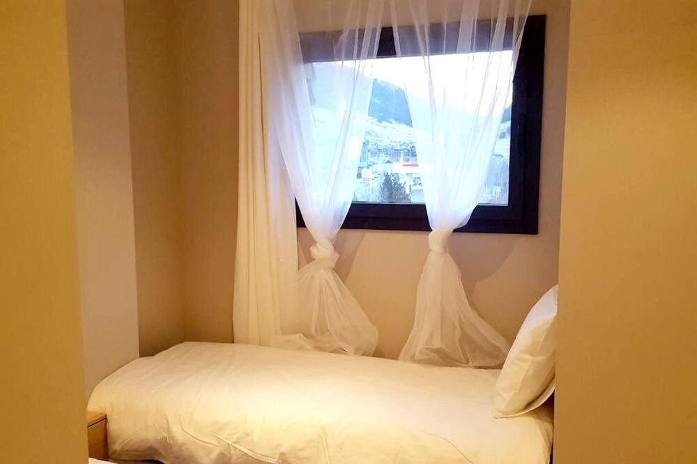 Photo of Bedroom in Incles