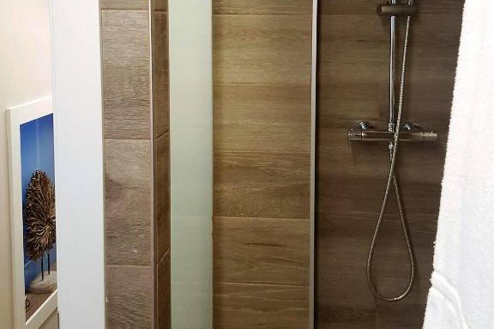 Photo of Bathroom in Incles