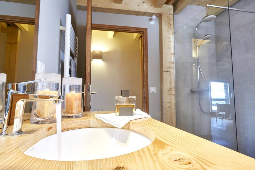 Photo of Bathroom in La Llagonne