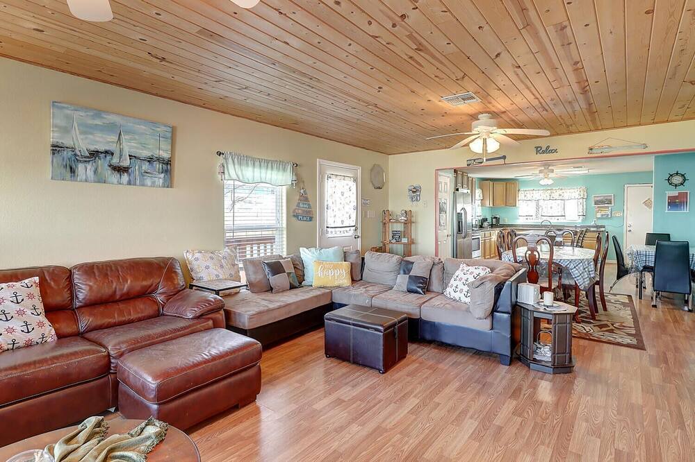 Photo of Livingroom in Taft