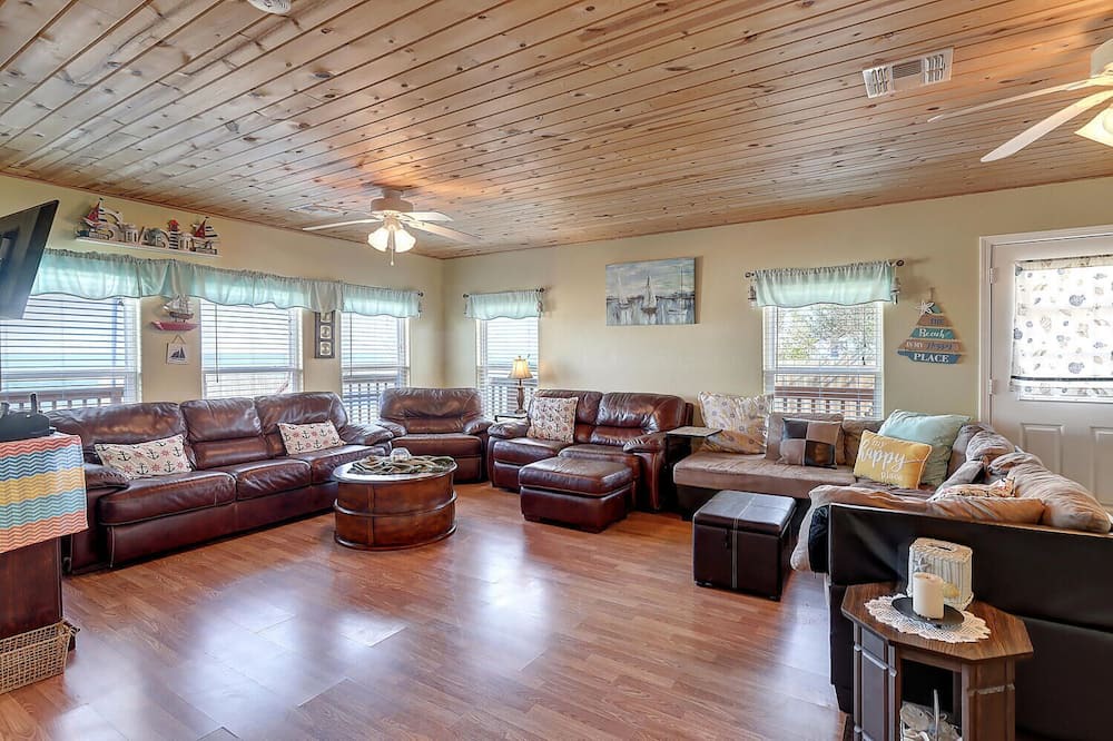 Photo of Livingroom in Taft