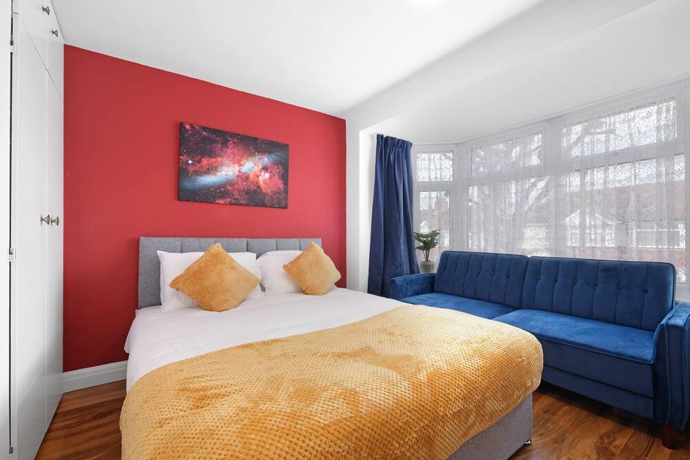 Photo of Bedroom in Norwood Green