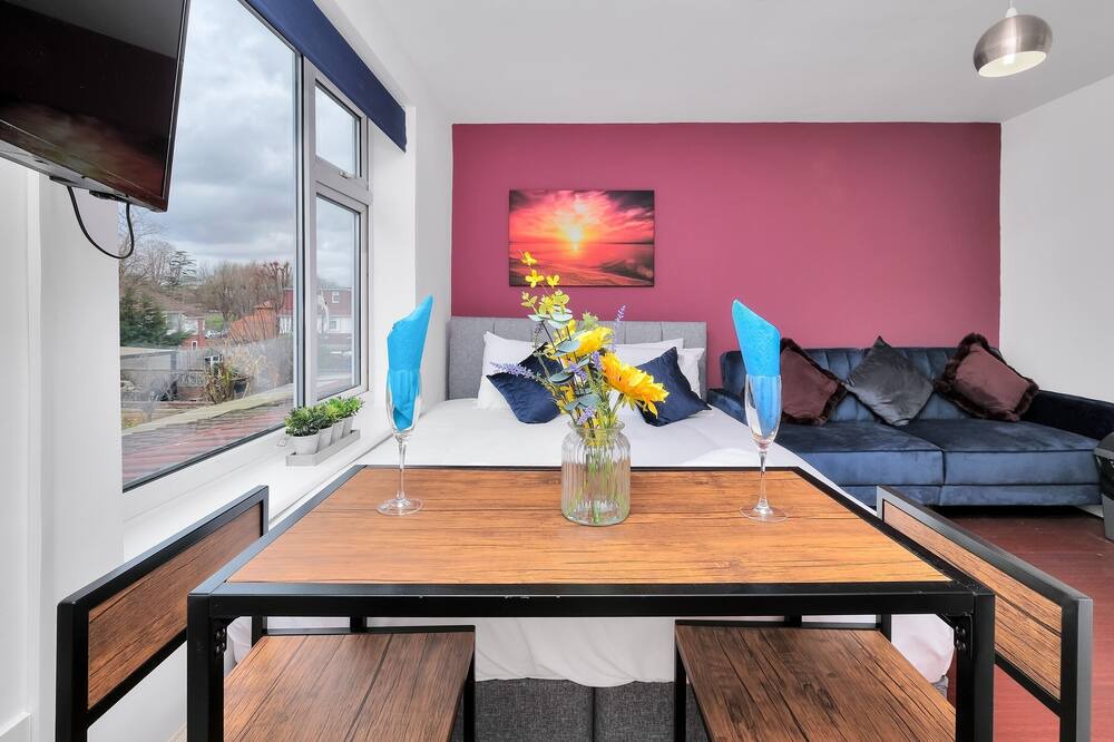 Photo of Others in Norwood Green