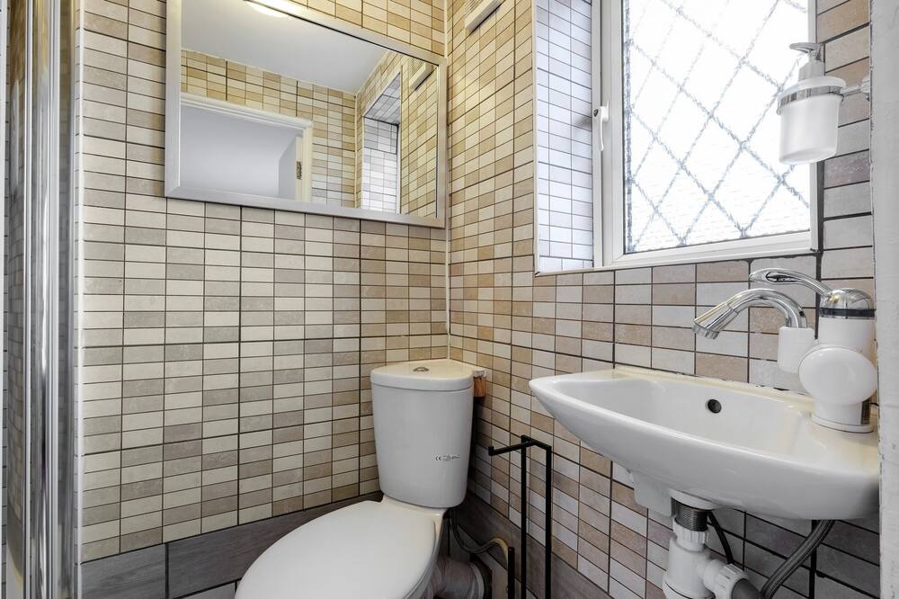 Photo of Bathroom in Norwood Green