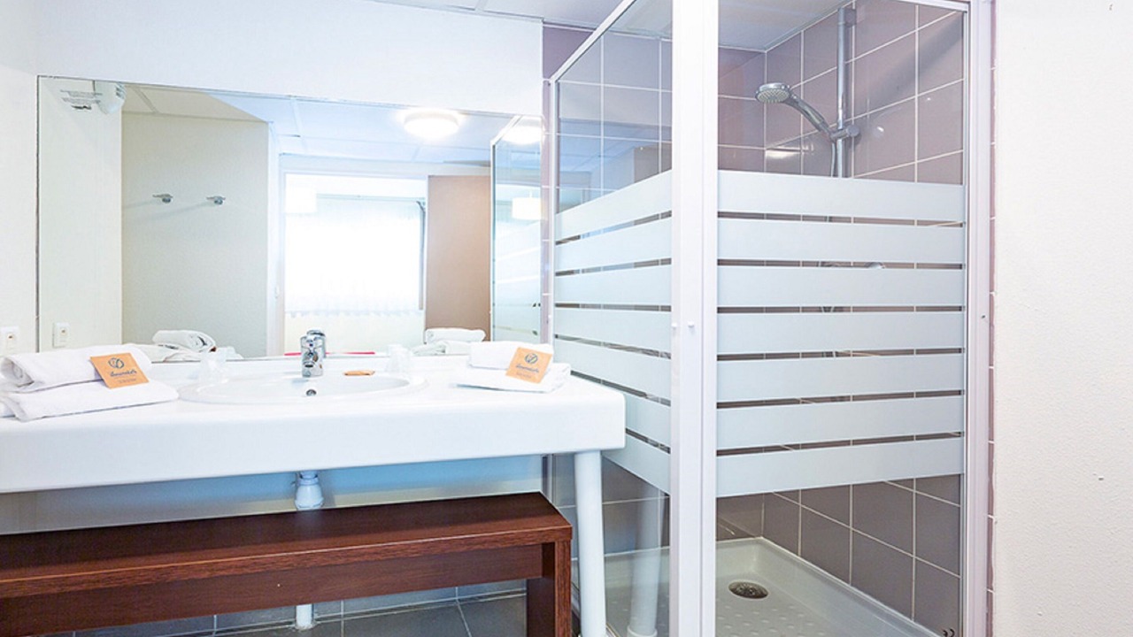 Photo of Bathroom in Roz-sur-Couesnon