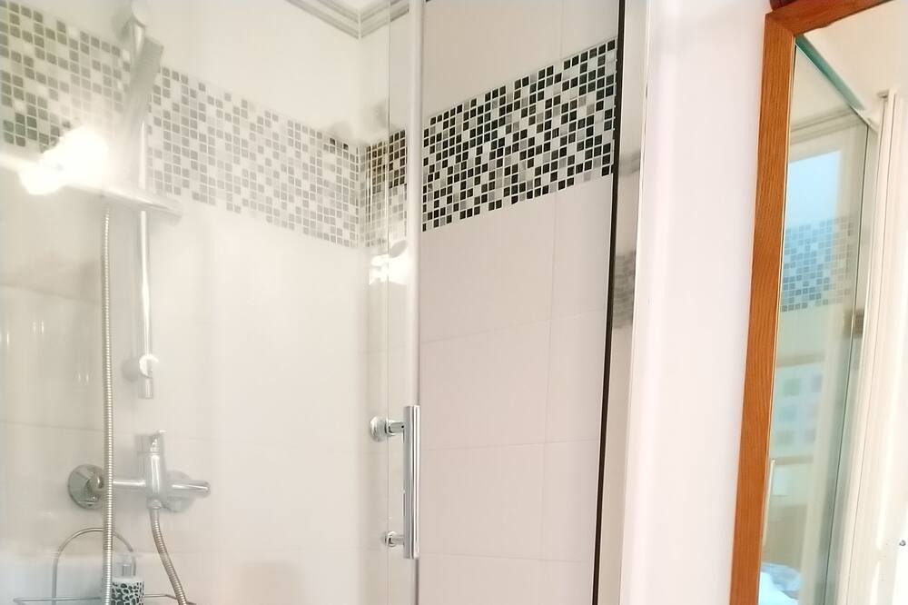 Photo of Bathroom in Vouvray