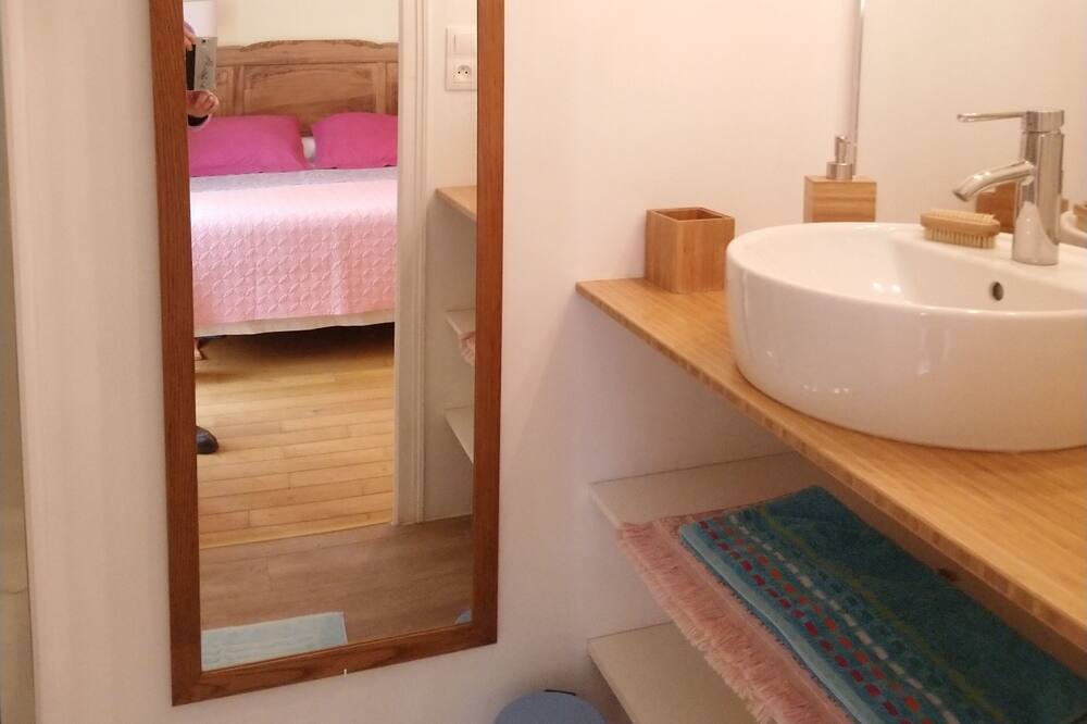 Photo of Bathroom in Vouvray