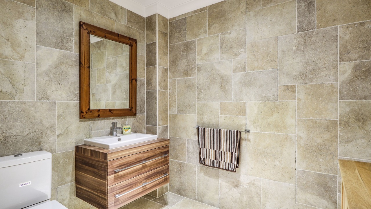 Photo of Bathroom in Elgin