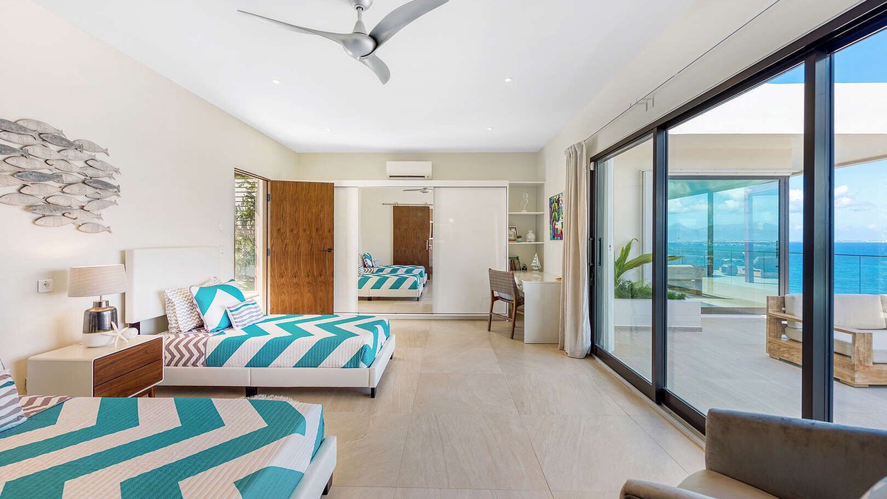 Photo of Others in Les Terres Basses