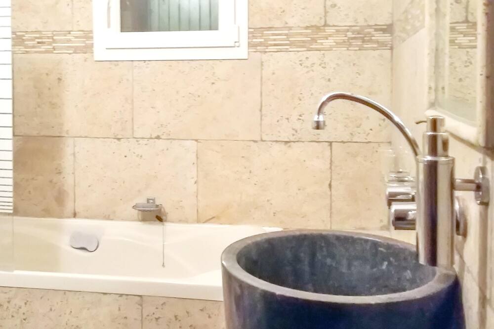 Photo of Bathroom in Revest-des-Brousses