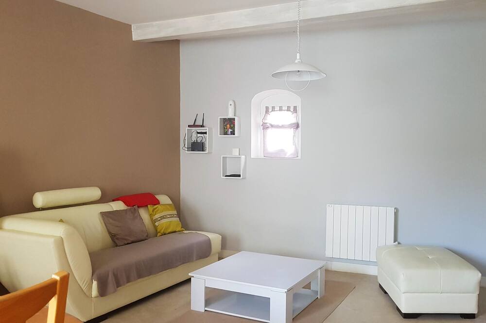 Photo of Livingroom in Revest-des-Brousses