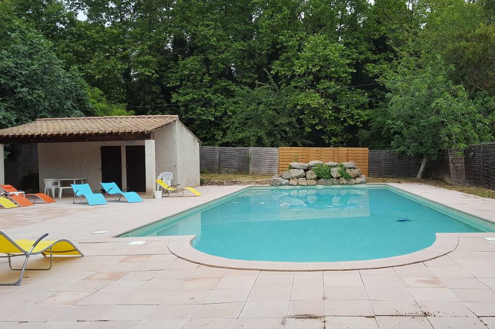 Photo of Outdoor in Saint-Pierre-des-Champs