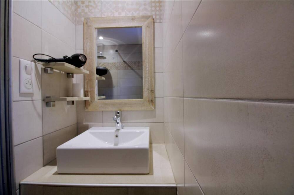 Photo of Bathroom in Cauterets