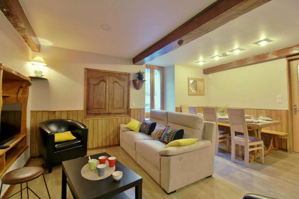 Photo of Livingroom in Cauterets