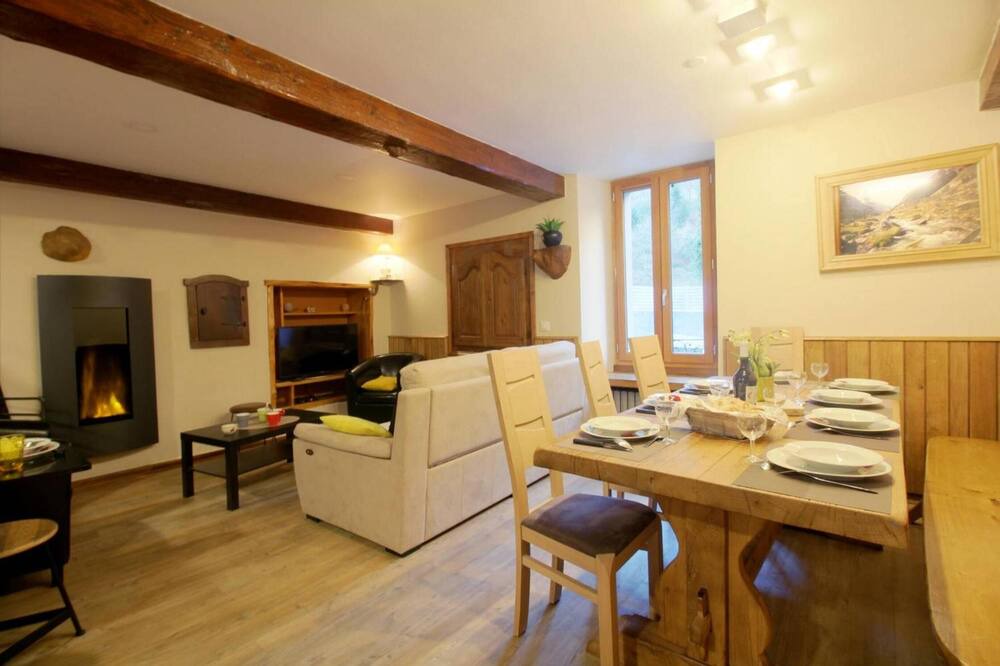 Photo of Livingroom in Cauterets