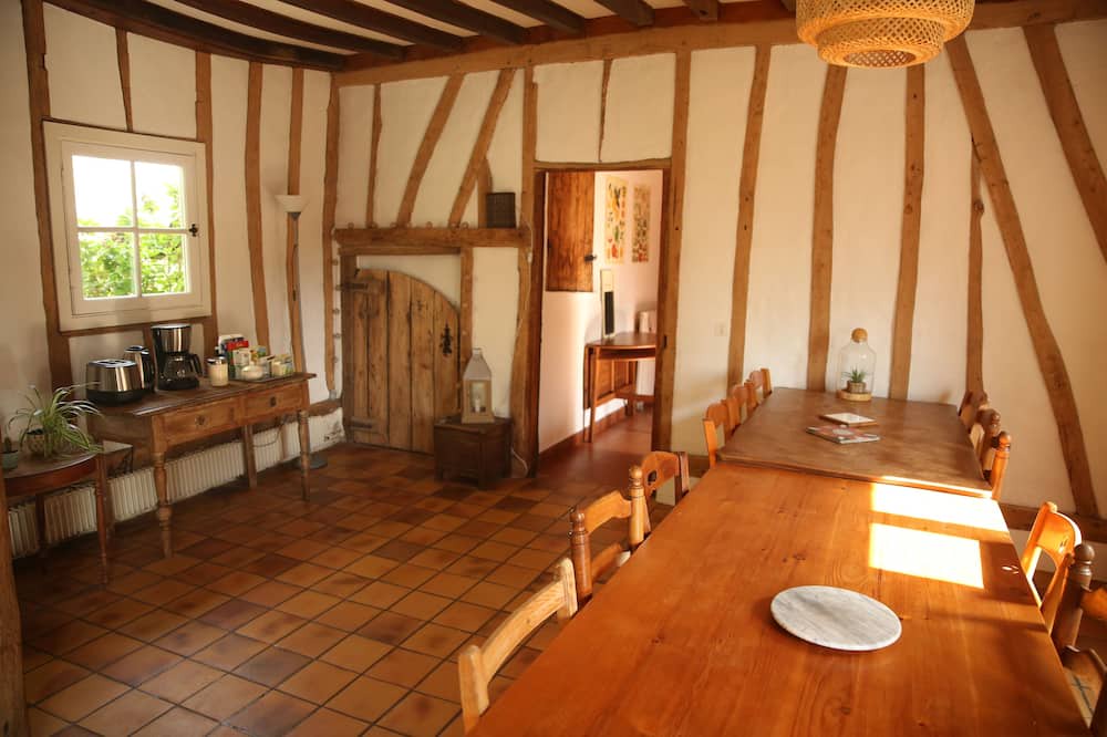 Photo of Others in Attin