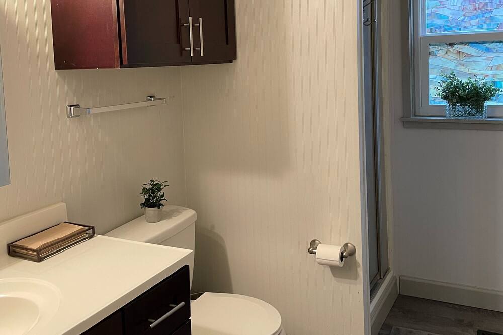 Photo of Bathroom in Pelican